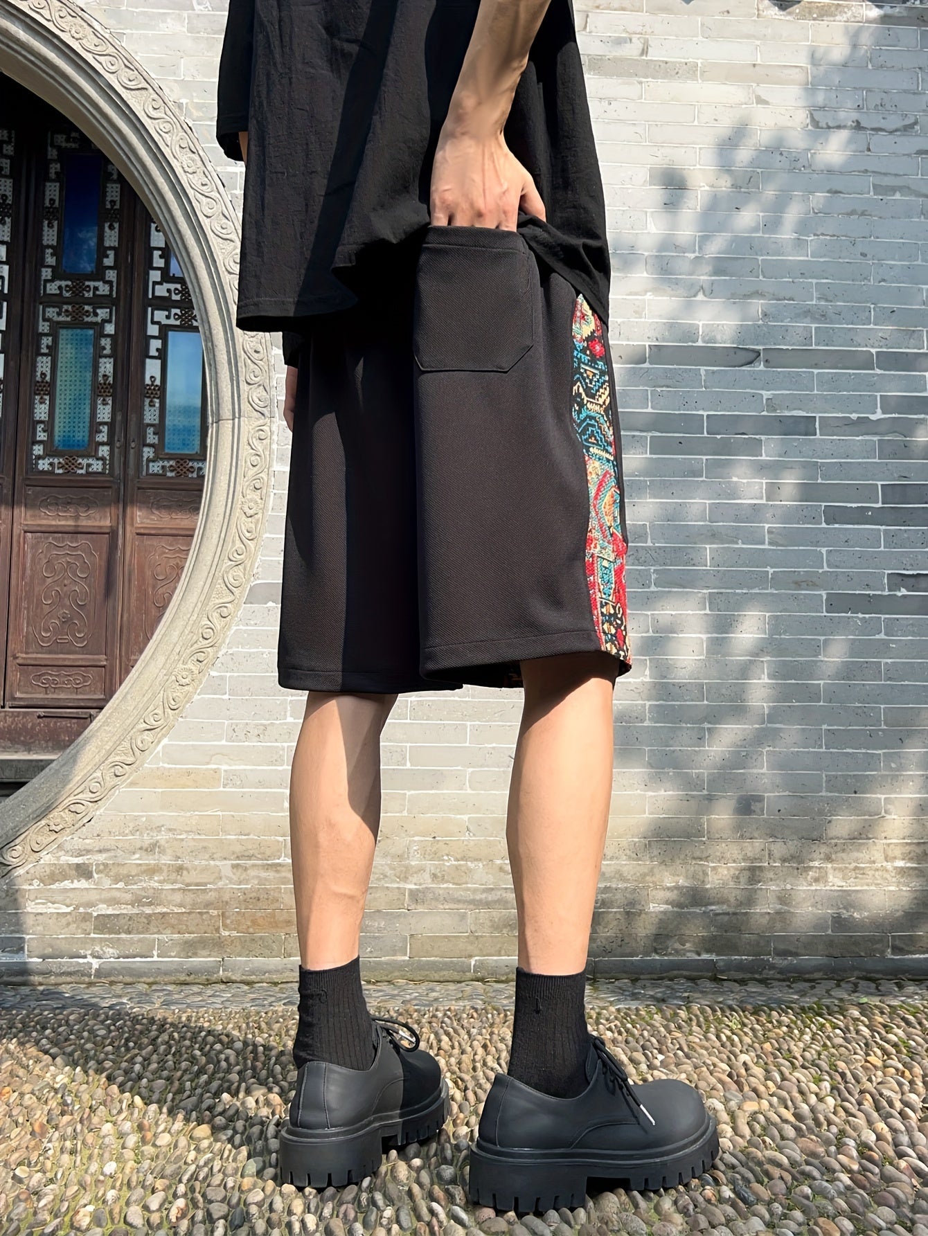 Men's Loose Ethnic Embroidery Graphic Print Shorts With Pockets, Casual Drawstring Shorts For Summer