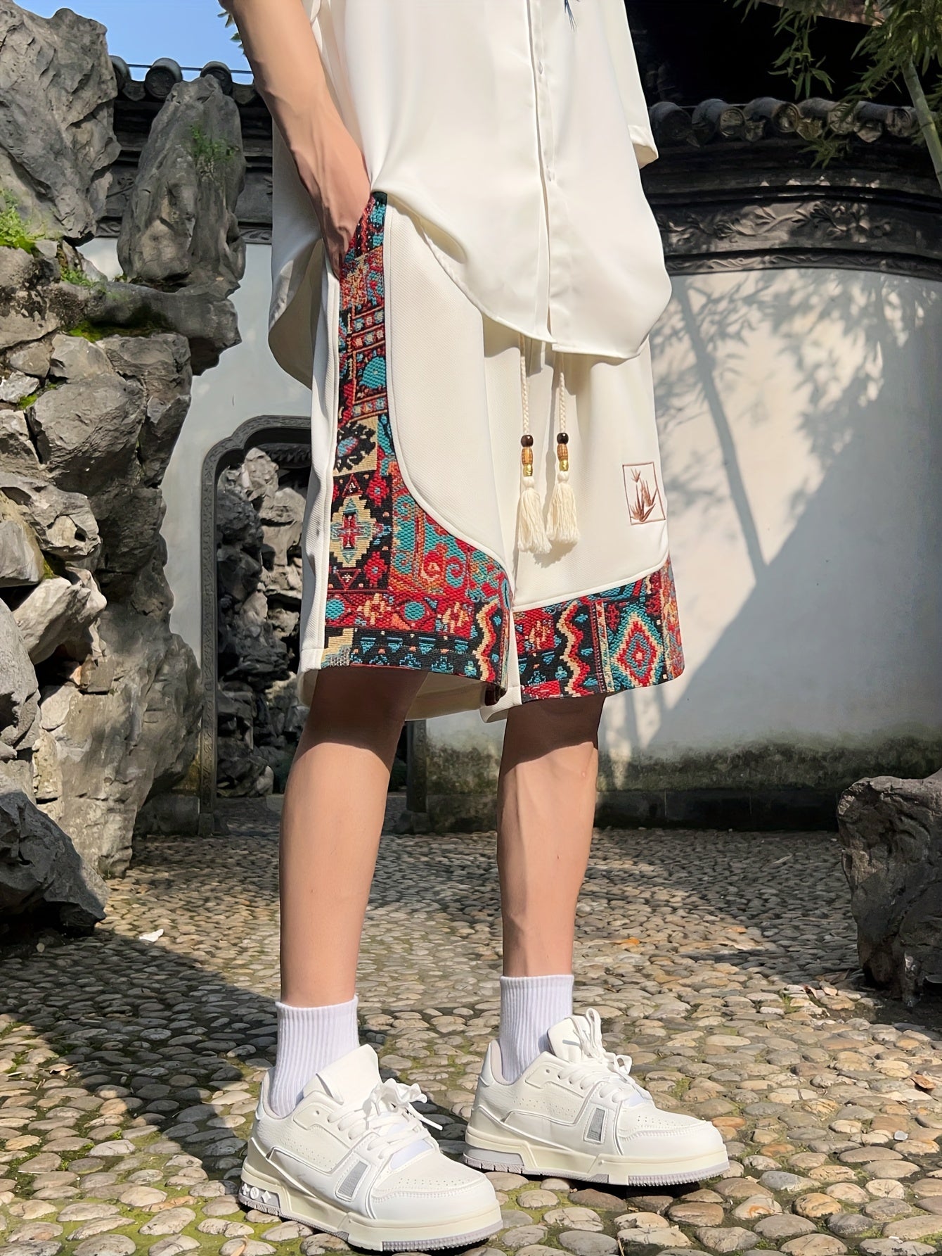 Men's Loose Ethnic Embroidery Graphic Print Shorts With Pockets, Casual Drawstring Shorts For Summer