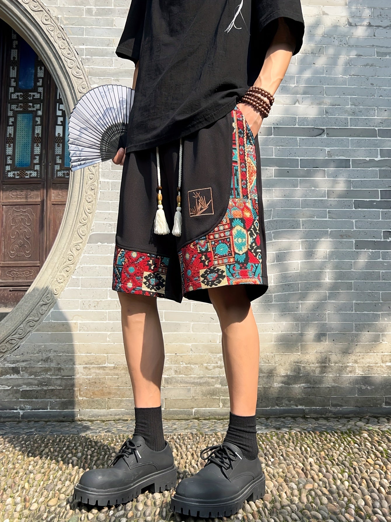 Men's Loose Ethnic Embroidery Graphic Print Shorts With Pockets, Casual Drawstring Shorts For Summer