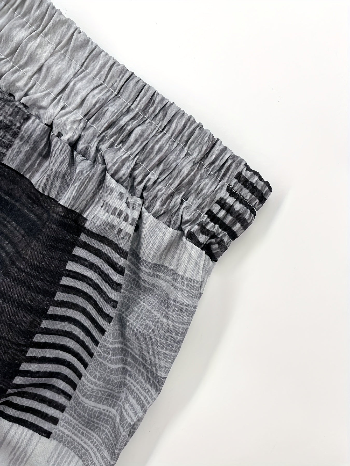 Men'S Casual Summer Beach Shorts - Geometric Pattern, Lightweight Fabric with Slight Stretch, Drawstring Waist, Regular Fit, Perfect for Relaxation and Outdoor Activities, Beach Attire|Geometric Pattern Shorts|Lightweight Shorts
