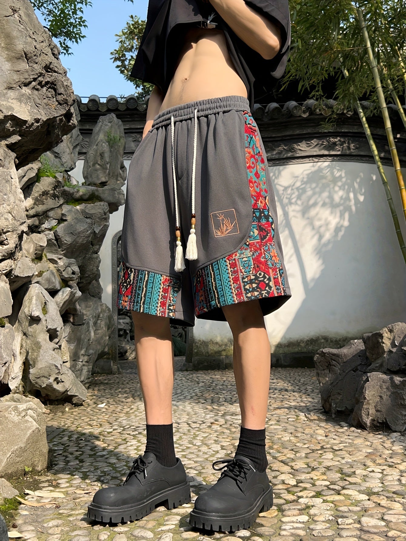 Men's Loose Ethnic Embroidery Graphic Print Shorts With Pockets, Casual Drawstring Shorts For Summer