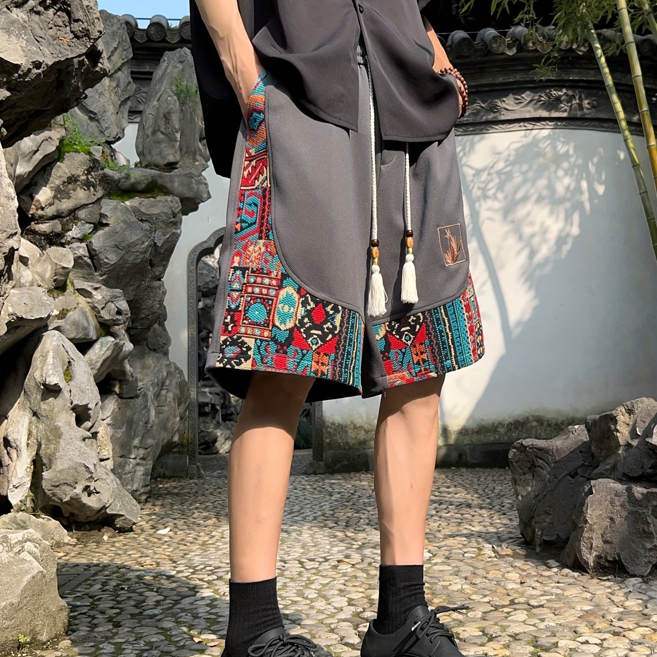 Men's Loose Ethnic Embroidery Graphic Print Shorts With Pockets, Casual Drawstring Shorts For Summer