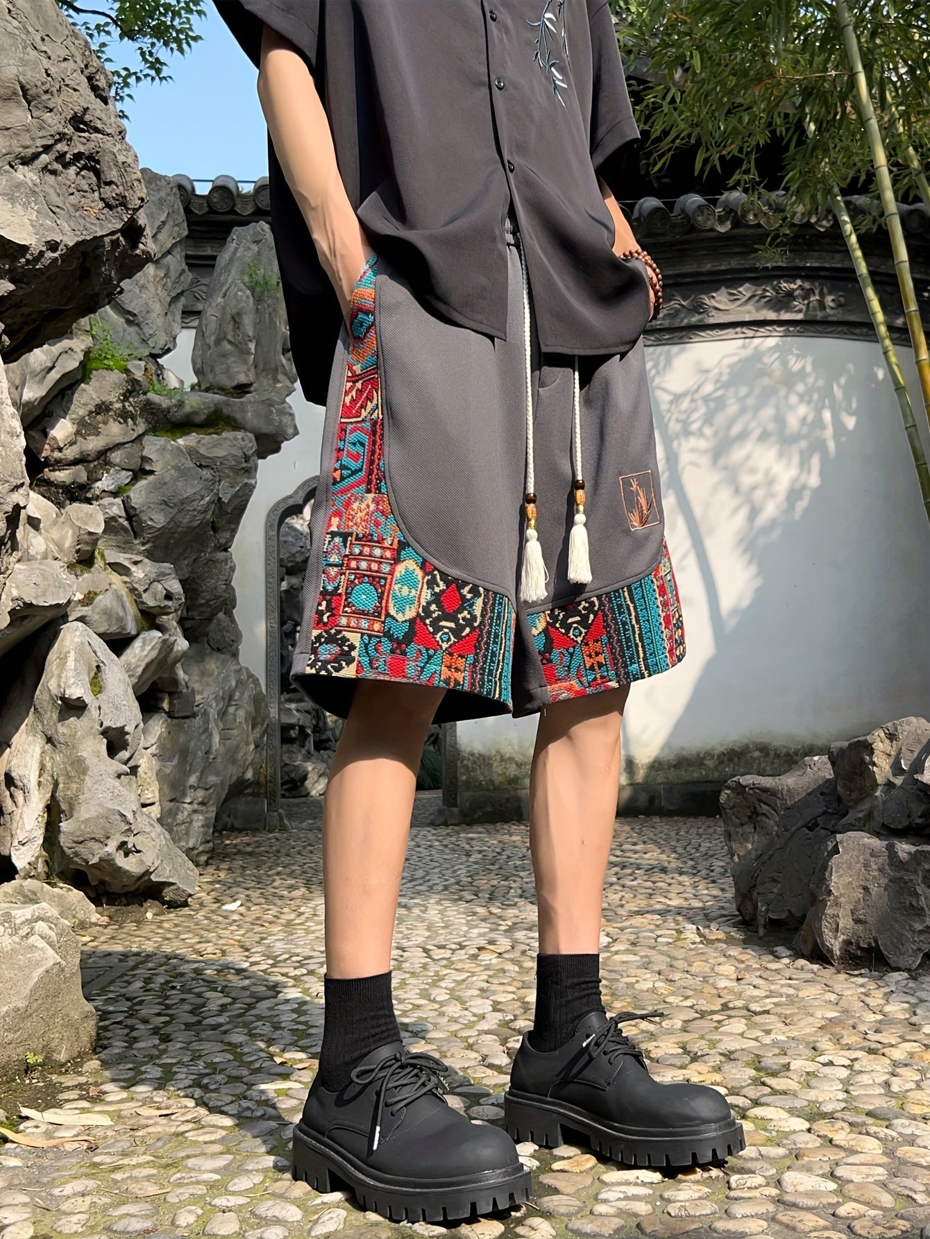 Men's Loose Ethnic Embroidery Graphic Print Shorts With Pockets, Casual Drawstring Shorts For Summer