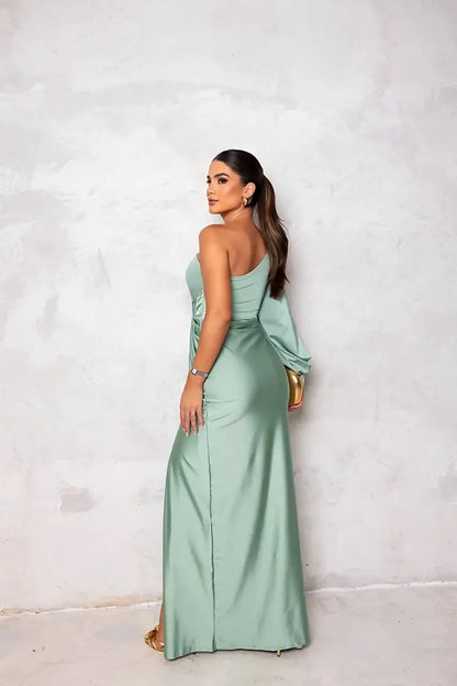 Pucuri™ - Robe Satinée Élégante – Brillez en Toute Occasion